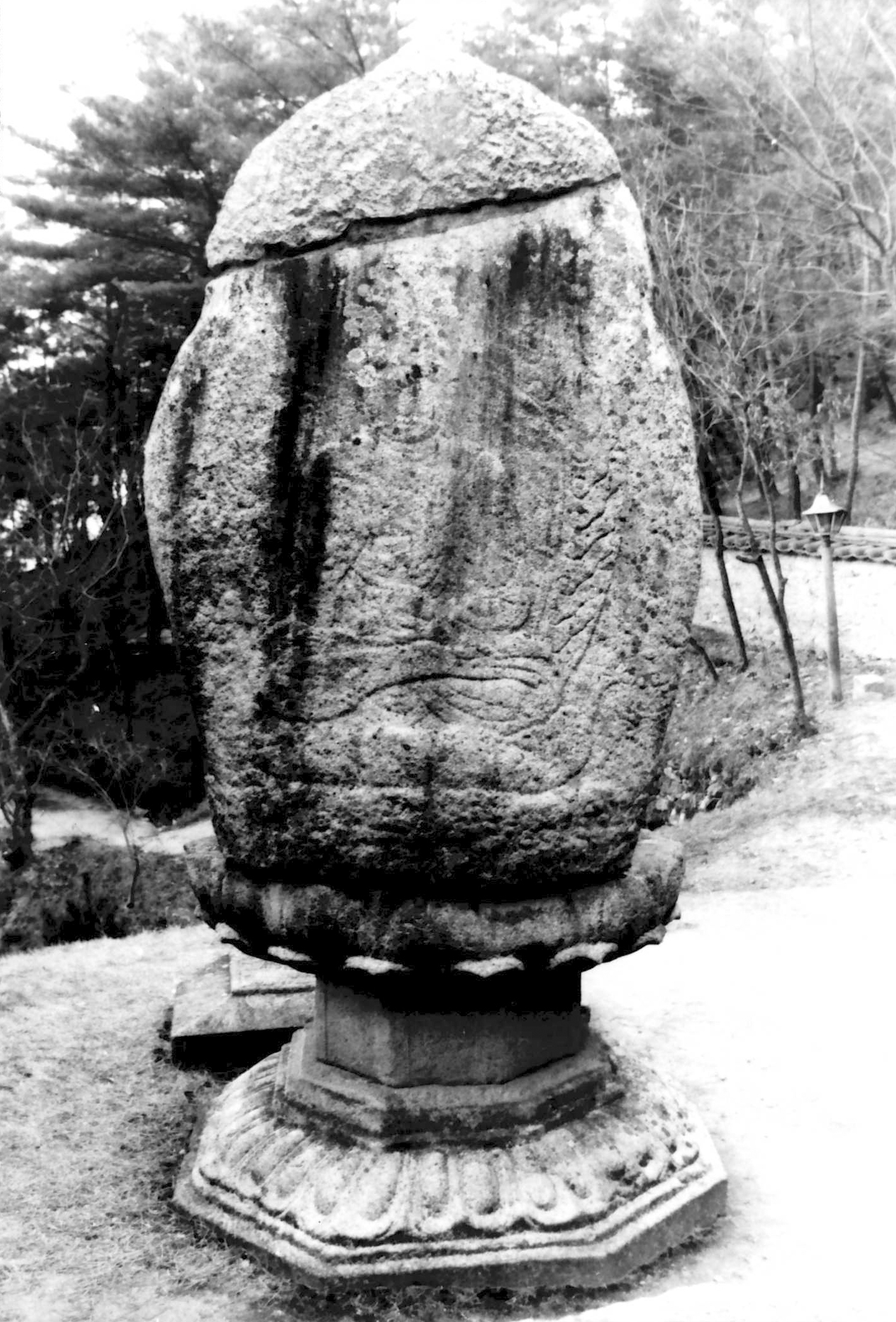 경주 남산 미륵곡 석조여래좌상_1