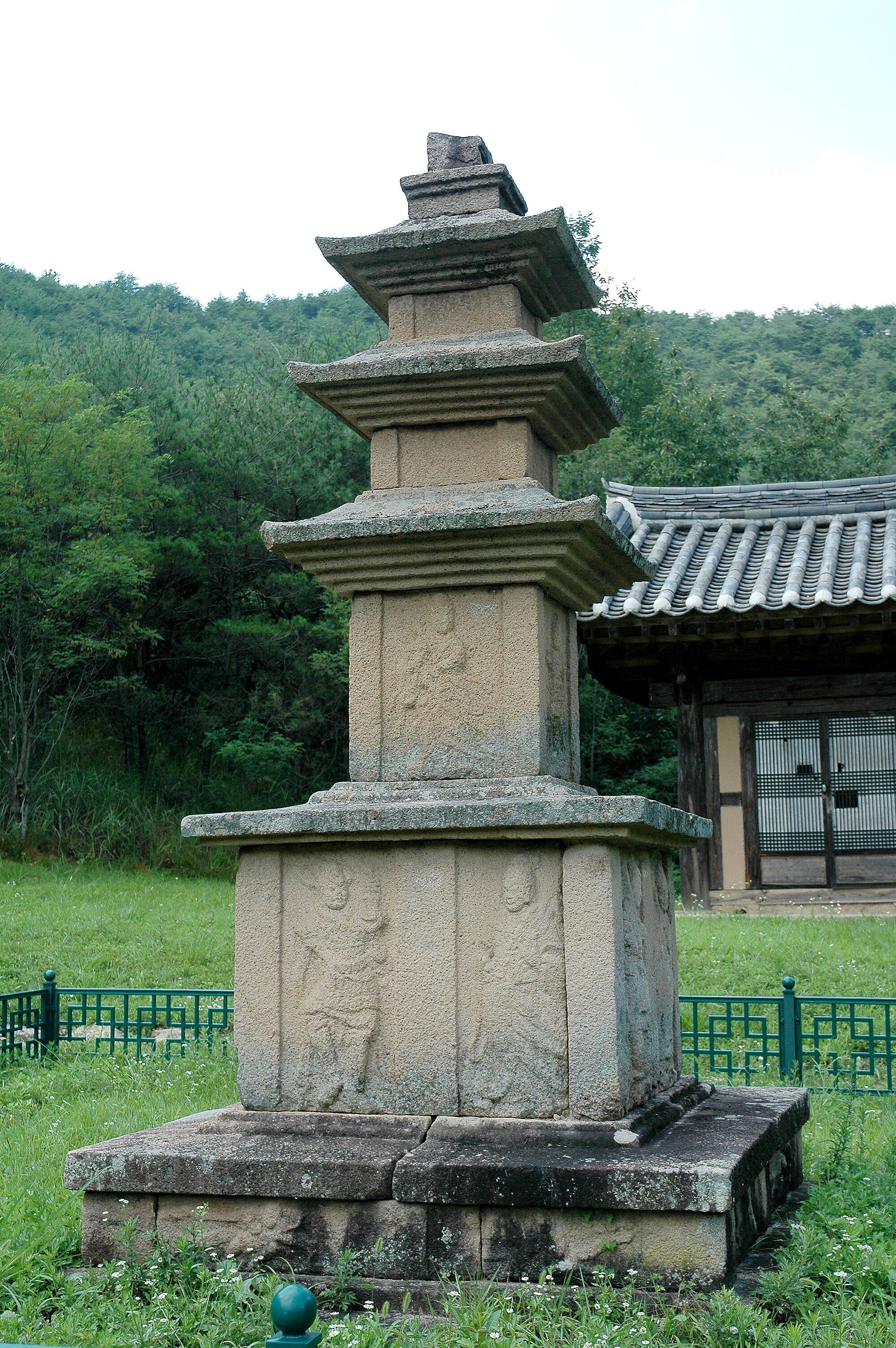 의성 관덕리 삼층석탑_3